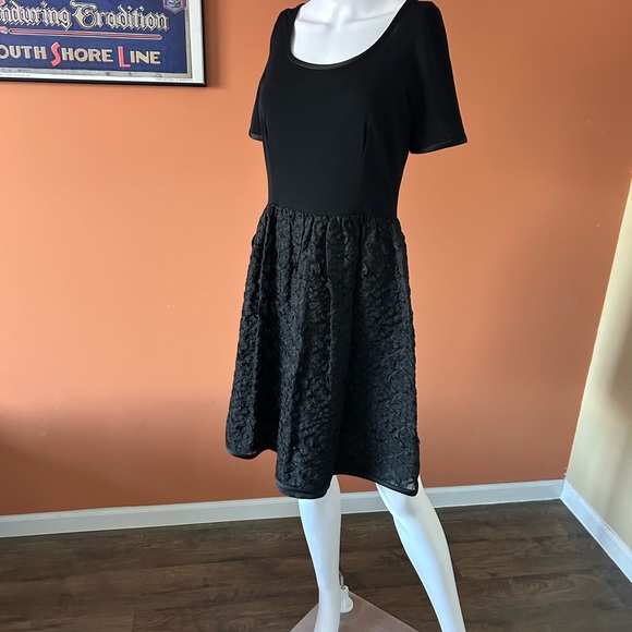 VINTAGE JEANNENE BOOHER black short-sleeved a-line dress - Picture 4 of 9